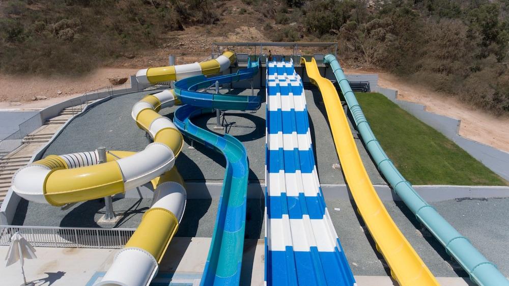 Narcissos Waterpark Aparthotel 4*